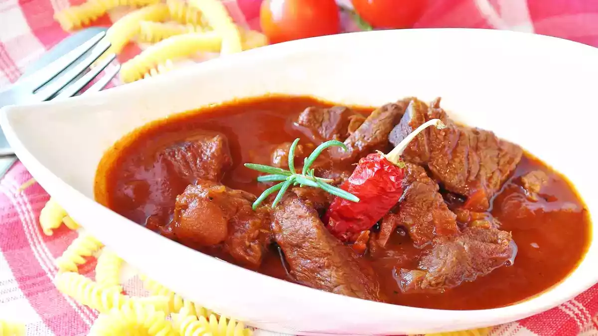 Astuce pour épaissir la sauce de votre bourguignon ou blanquette : que faire si elle est trop liquide ?