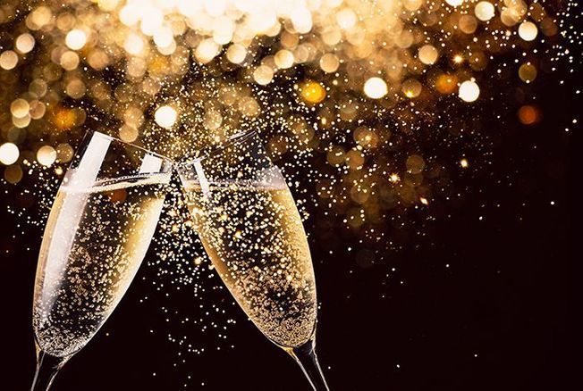 Comment redonner des bulles à votre champagne : l&#8217;astuce simple et efficace à connaître