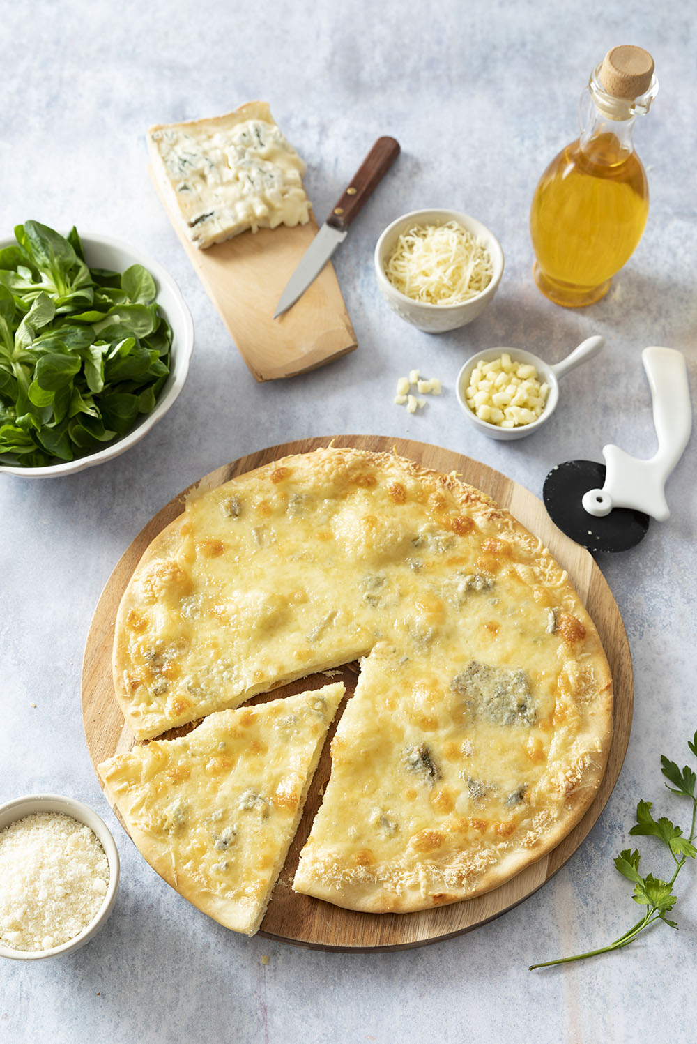 Guide complet pour réaliser des pizzas maison : de la préparation de la pâte à la cuisson savoureuse
