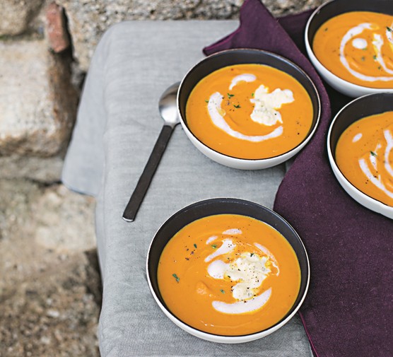 découvrez le secret d'un velouté de potimarron onctueux et savoureux, inspiré par la recette gaudry, parfaite pour réchauffer vos soirées d'automne.
